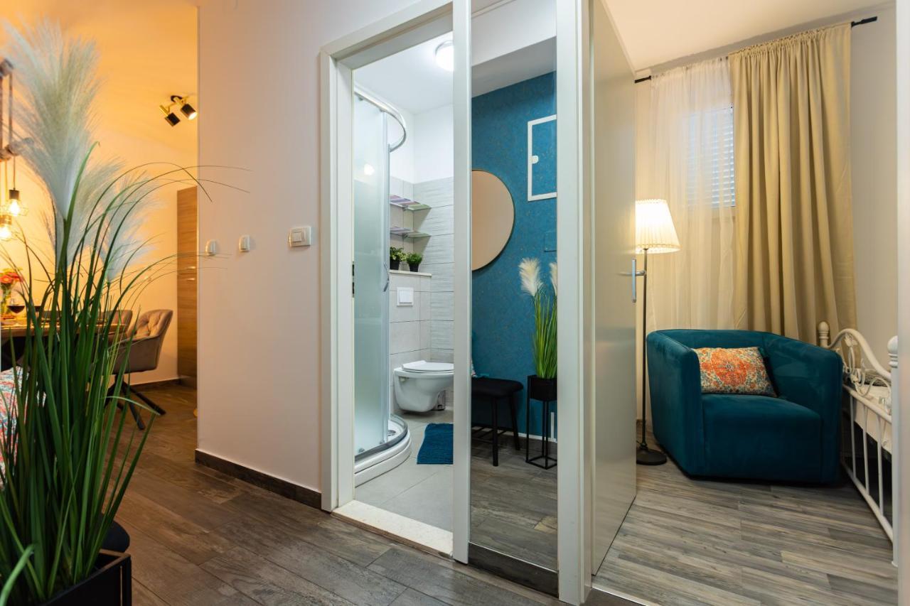 Oasis Luxury Apartment With Terrarce And Jacuzzi سبليت المظهر الخارجي الصورة