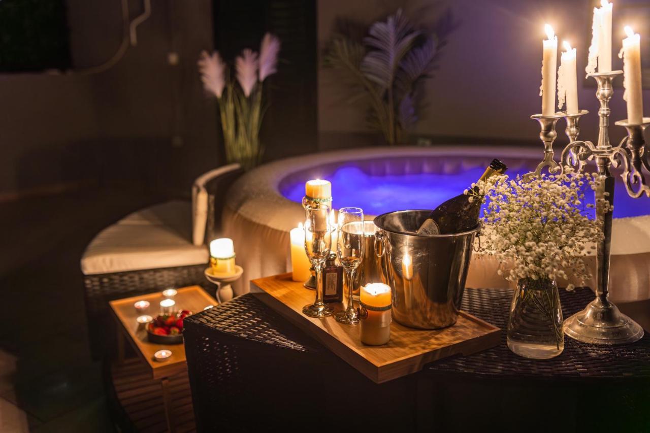Oasis Luxury Apartment With Terrarce And Jacuzzi سبليت المظهر الخارجي الصورة