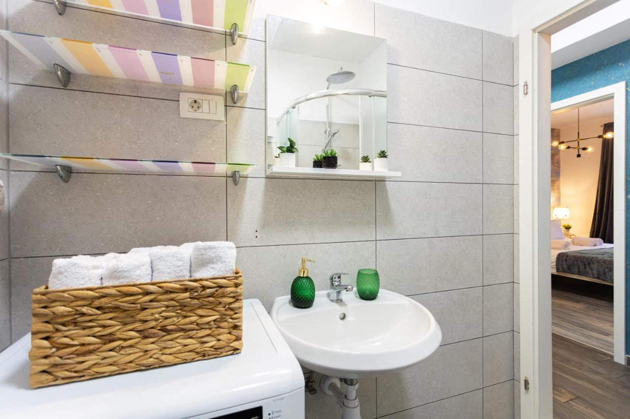 Oasis Luxury Apartment With Terrarce And Jacuzzi سبليت المظهر الخارجي الصورة