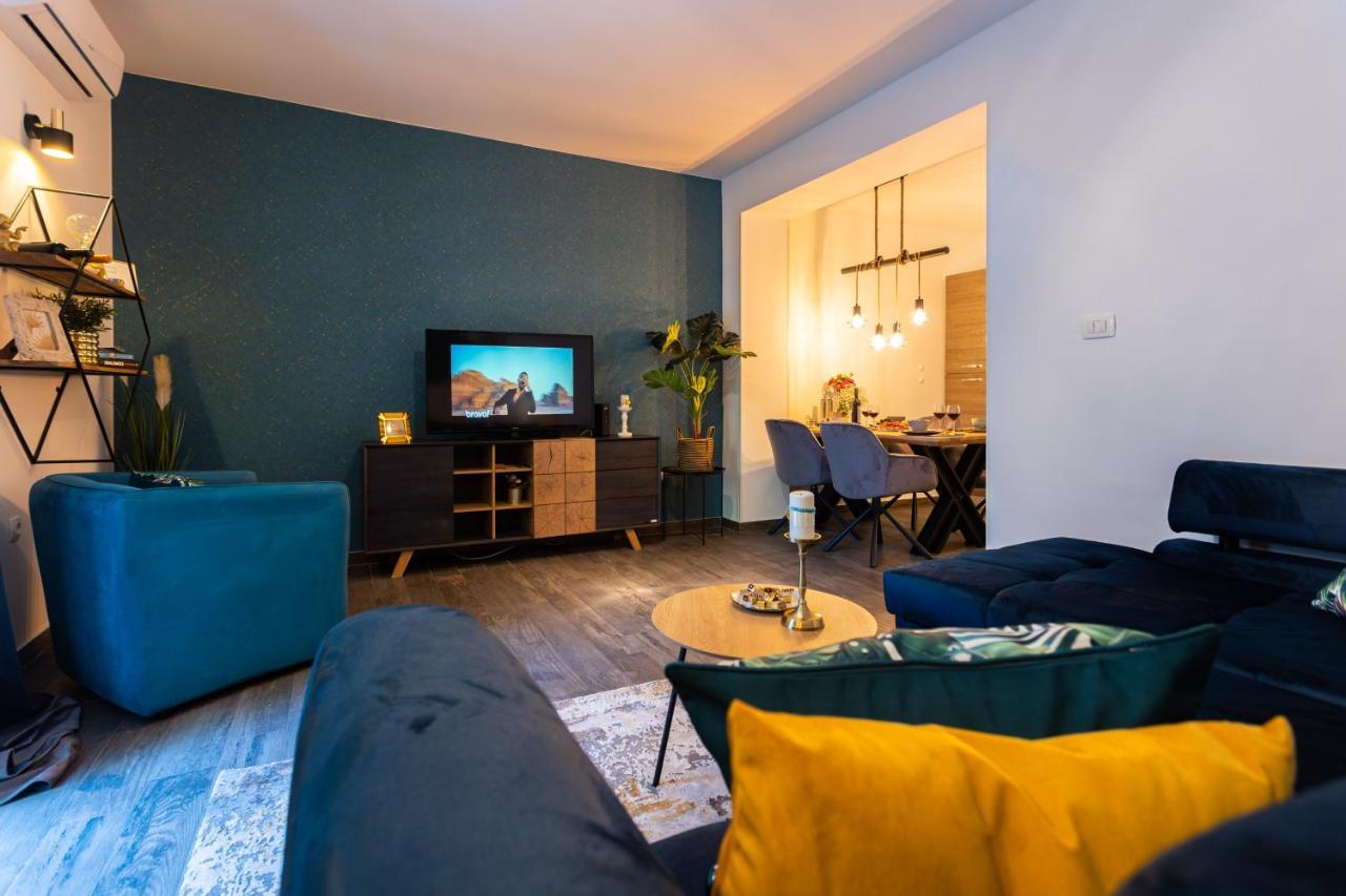 Oasis Luxury Apartment With Terrarce And Jacuzzi سبليت المظهر الخارجي الصورة