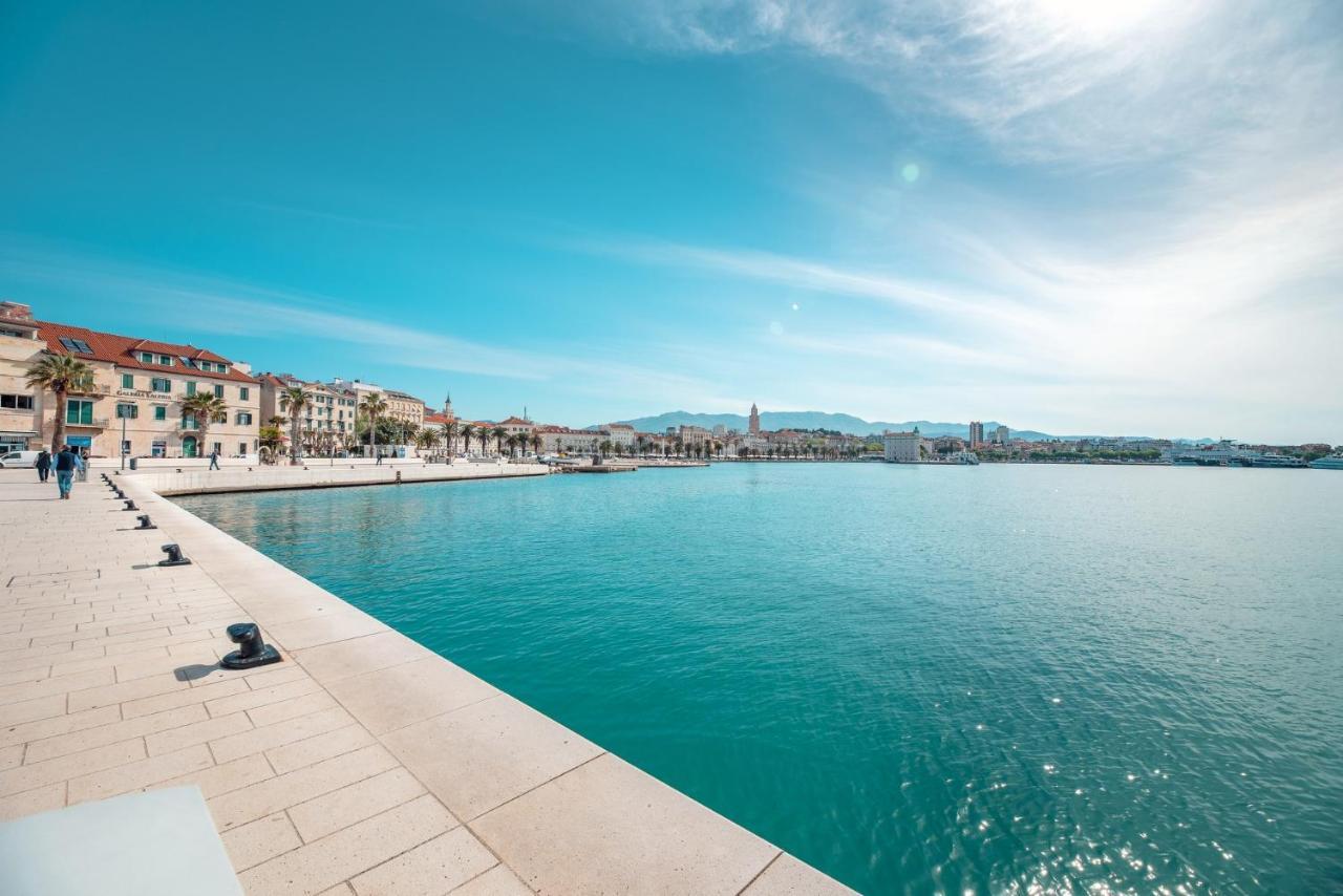 Oasis Luxury Apartment With Terrarce And Jacuzzi سبليت المظهر الخارجي الصورة
